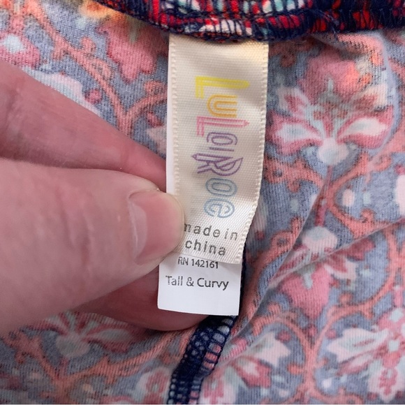 LuLaRoe Floral Patterned Leggings TC - Picture 3 of 3